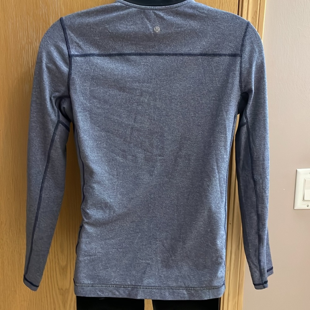 Men’s Lululemon blue long sleeve top .. large - Picture 4 of 5